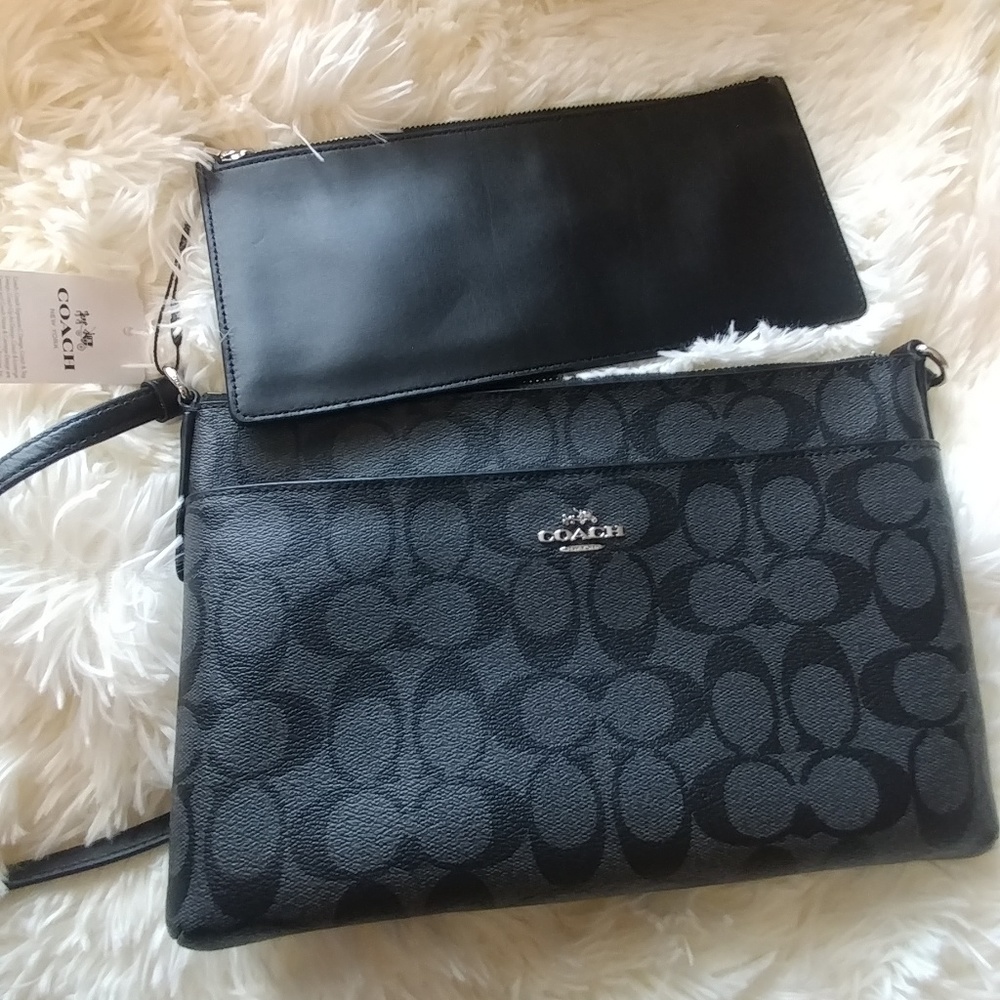 Coach East West pop up pouch purse bag NWT